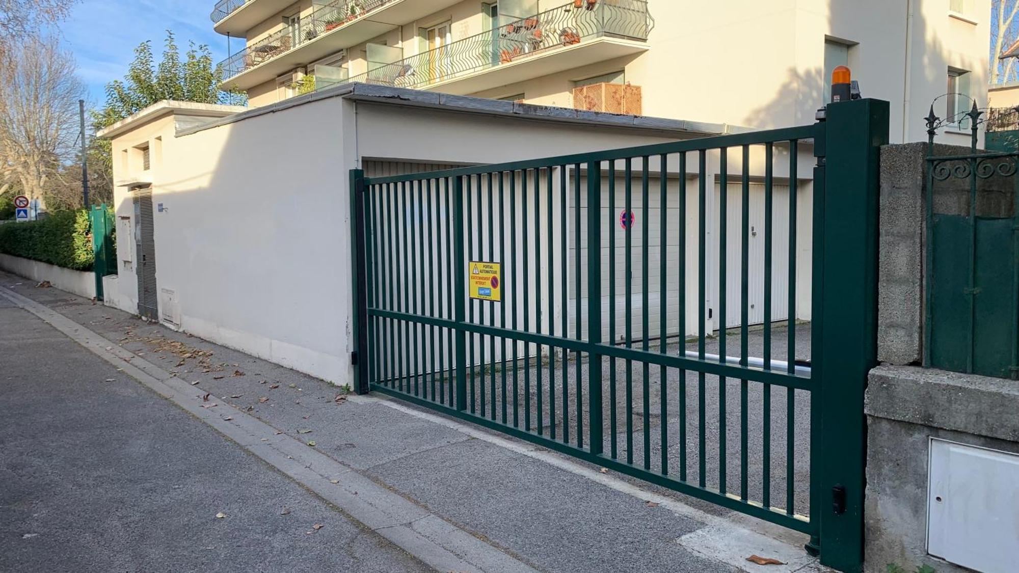 Au Calme De L'Iris - Clim - Garage - Wifi - Tramway Daire Avinyon Dış mekan fotoğraf